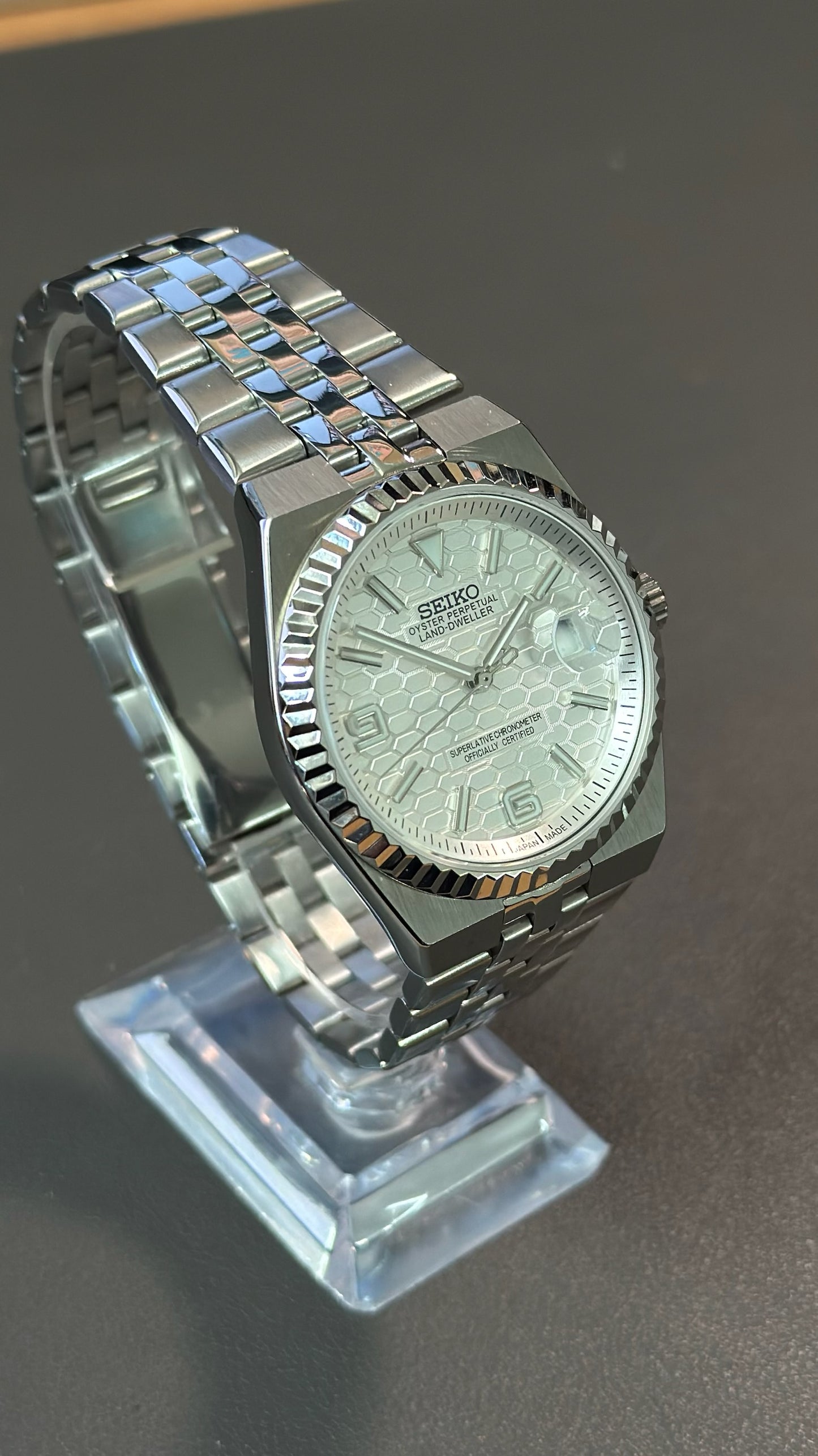 Land-Dweller: Stainless Steel White Dial