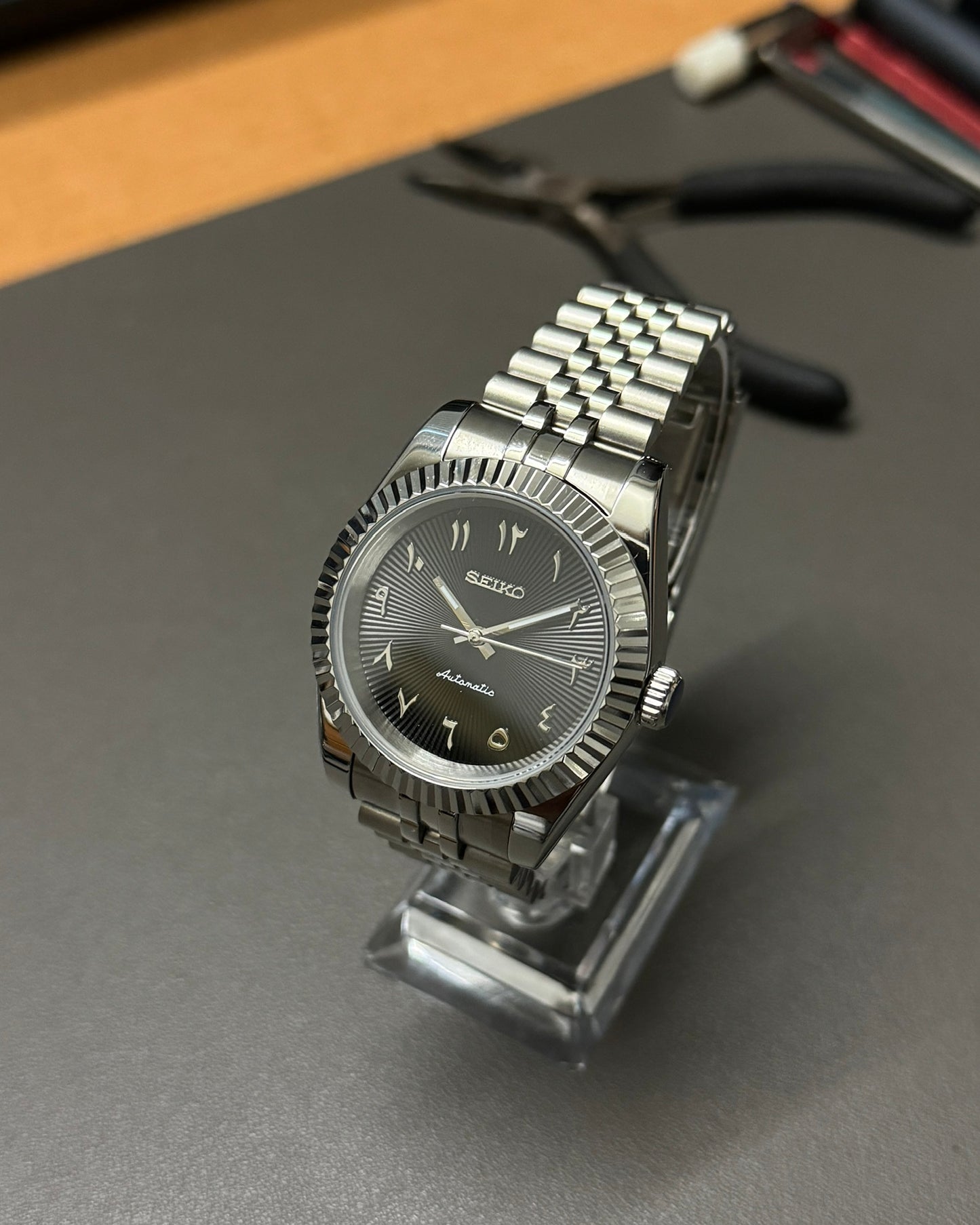 DateJust: Stainless Steel Black dial Arabic marker Dial on Jubilee Bracelet