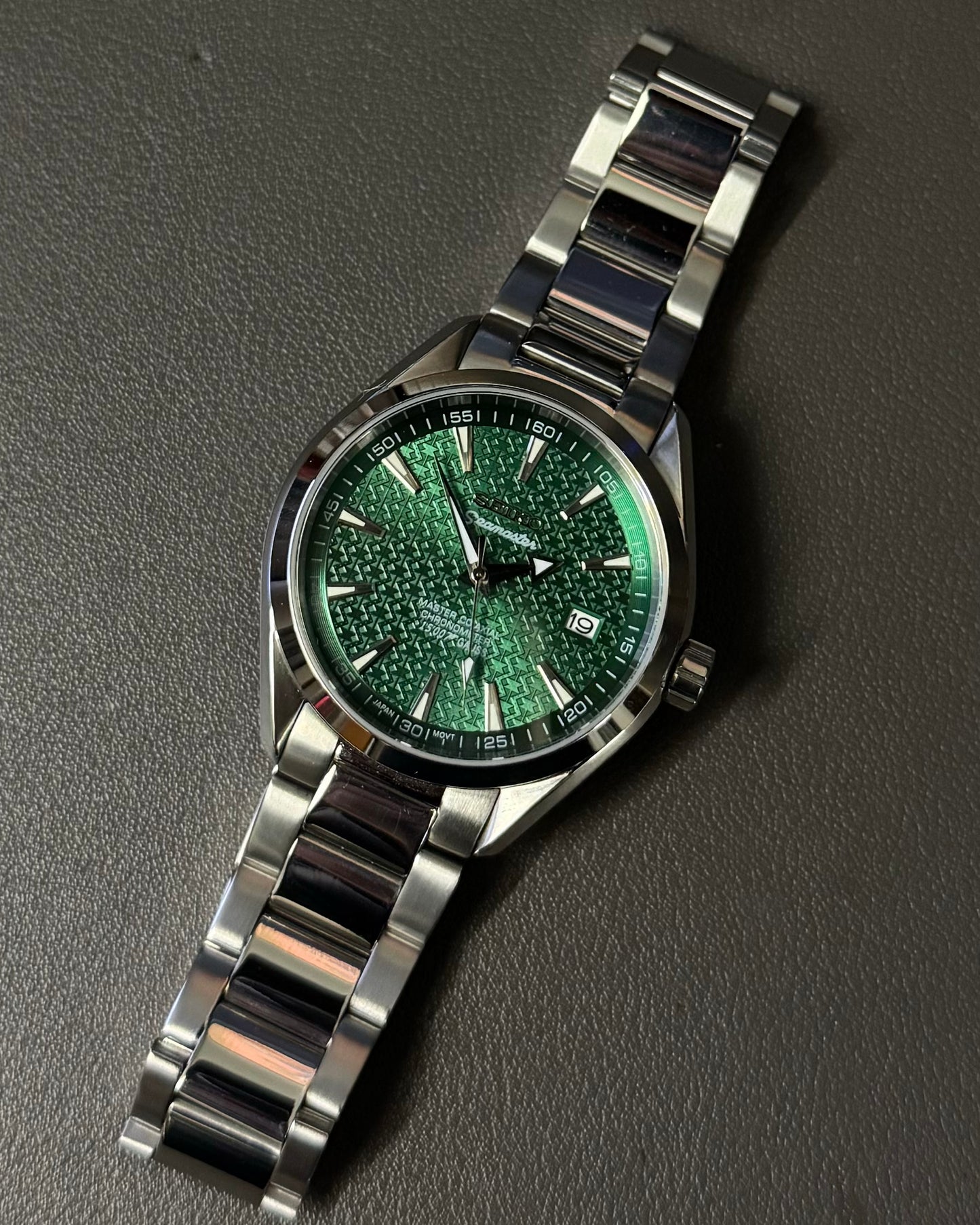 Seiko Mod Seamaster: Stainless Steel Guilloche Green Dial