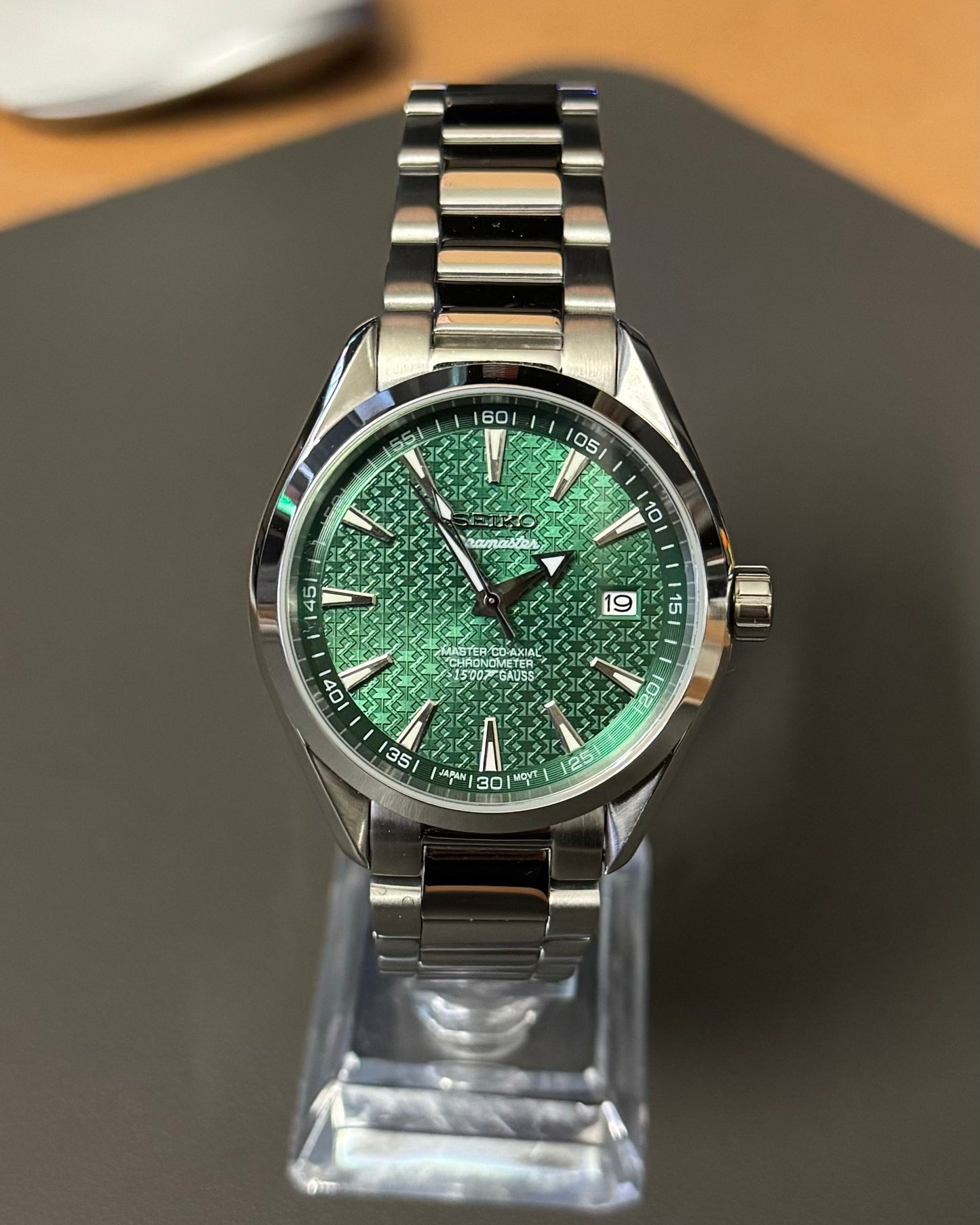 Seiko Mod Seamaster: Stainless Steel Guilloche Green Dial