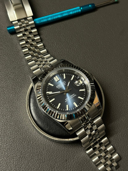 Datejust: Stainless Steel Gradient Sunburst Blue Dial Stick Markers w/ Jubilee Bracelet