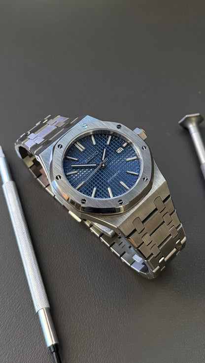 Royal Oak: Stainless Steel w/ Blue dial