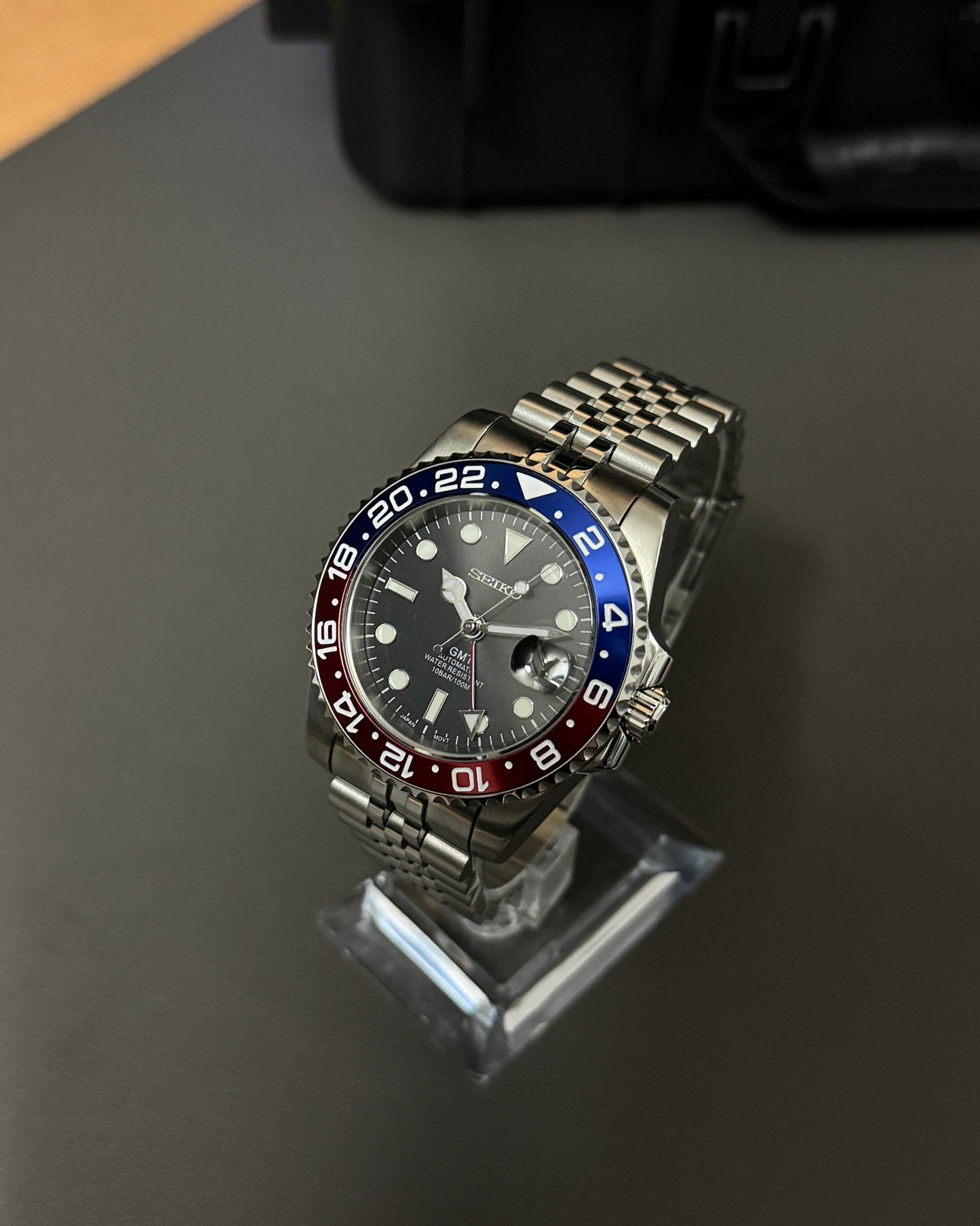 Seiko Mod GMT: Stainless Steel Pepsi Rotating Bezel w/ Jubilee Bracelet