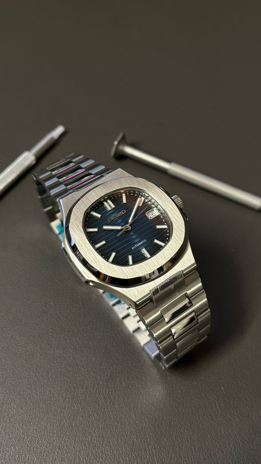 Seiknaut: Stainless Steel Blue Dial