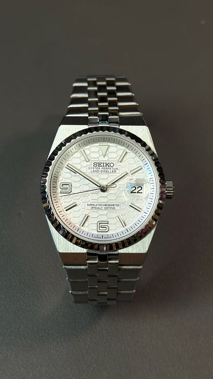 Land-Dweller: Stainless Steel White Dial