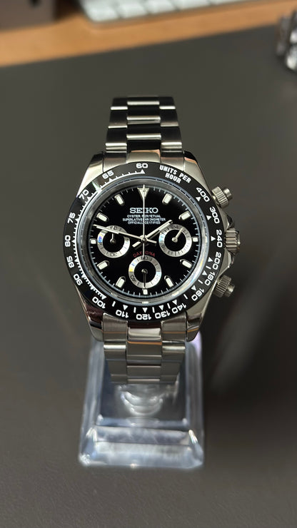 Chronograph: Stainless Steel Black Dial on Oyster Bracelet