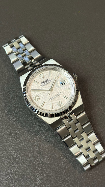 Land-Dweller: Stainless Steel White Dial