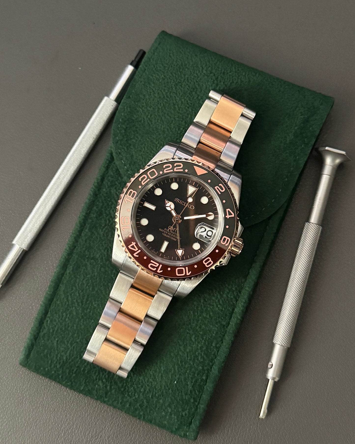 Seiko Mod GMT: Two-Tone Rose Gold Root Beer Rotating Bezel w/ Oyster Bracelet