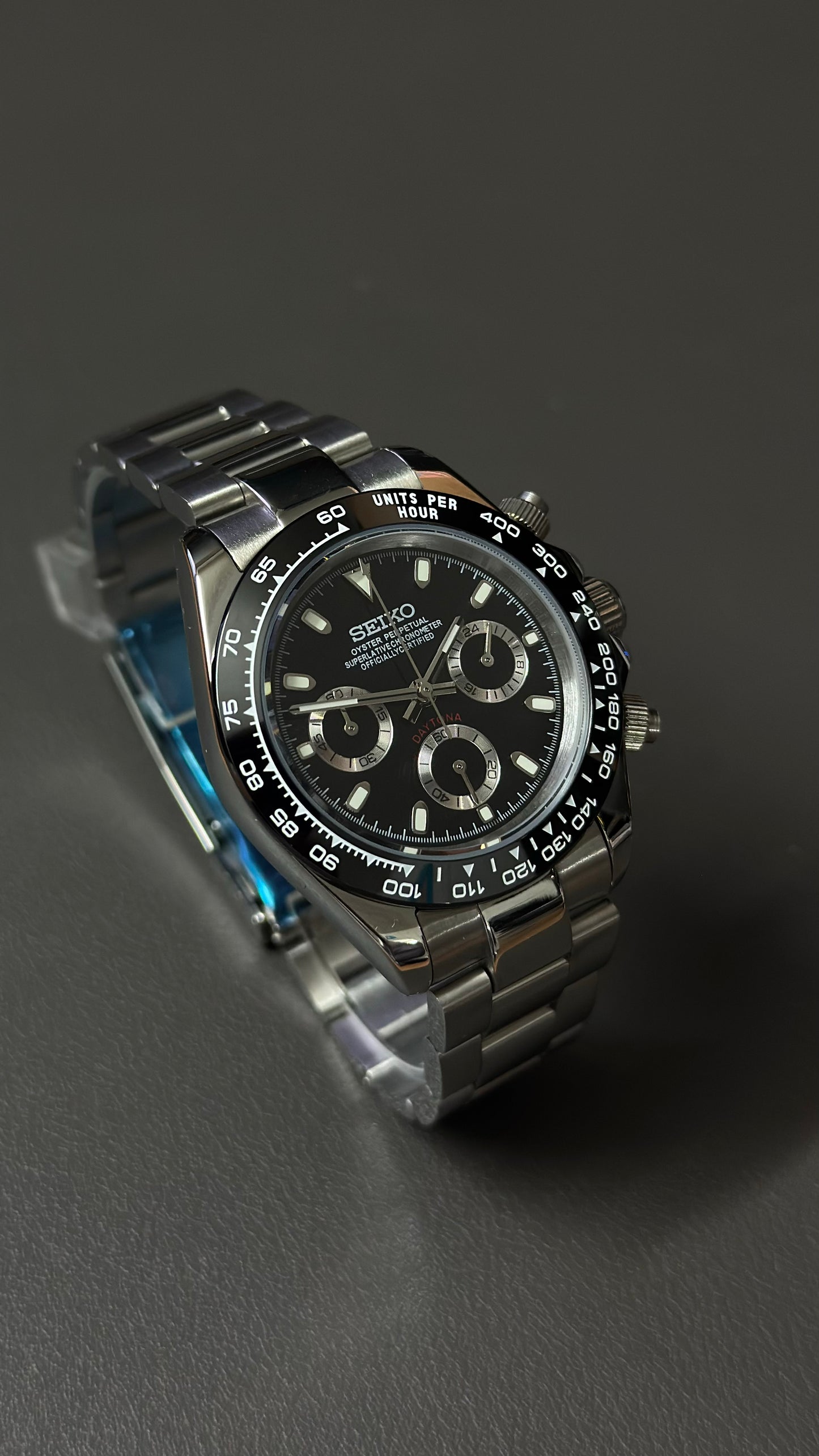 Chronograph: Stainless Steel Black Dial on Oyster Bracelet