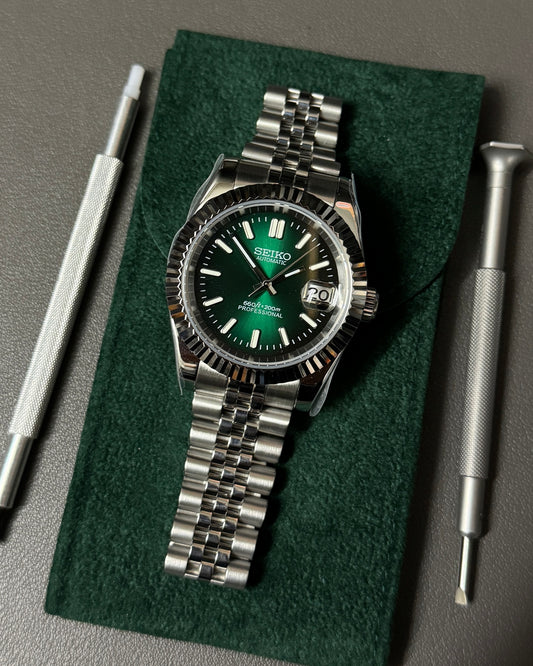 Seiko Mod DateJust: Stainless Steel Gradient Green Dial Stick Markers w/ Jubilee Bracelet