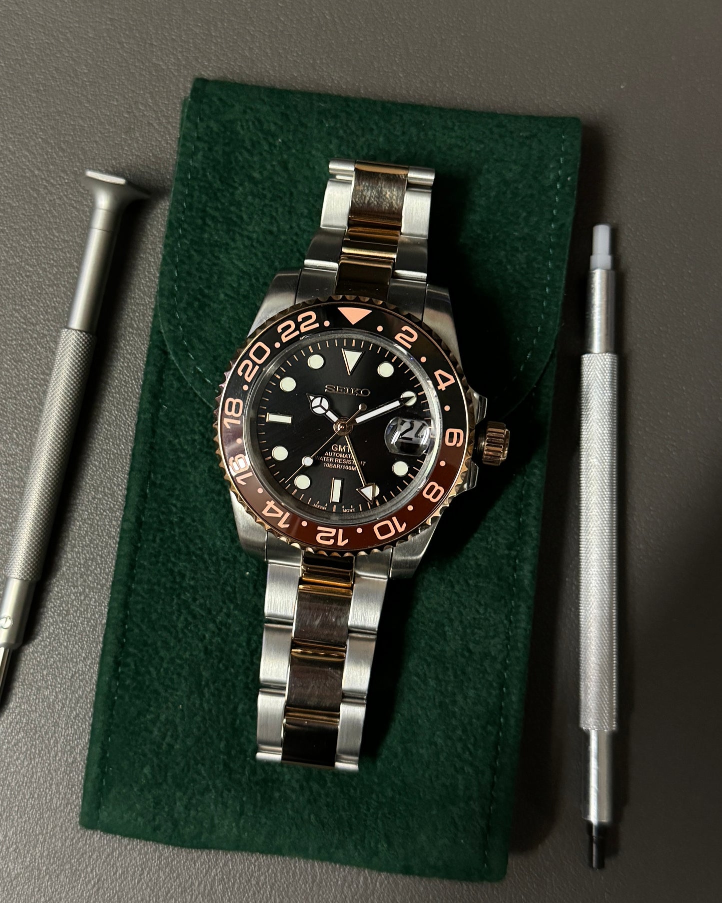 Seiko Mod GMT: Two-Tone Rose Gold Root Beer Rotating Bezel w/ Oyster Bracelet