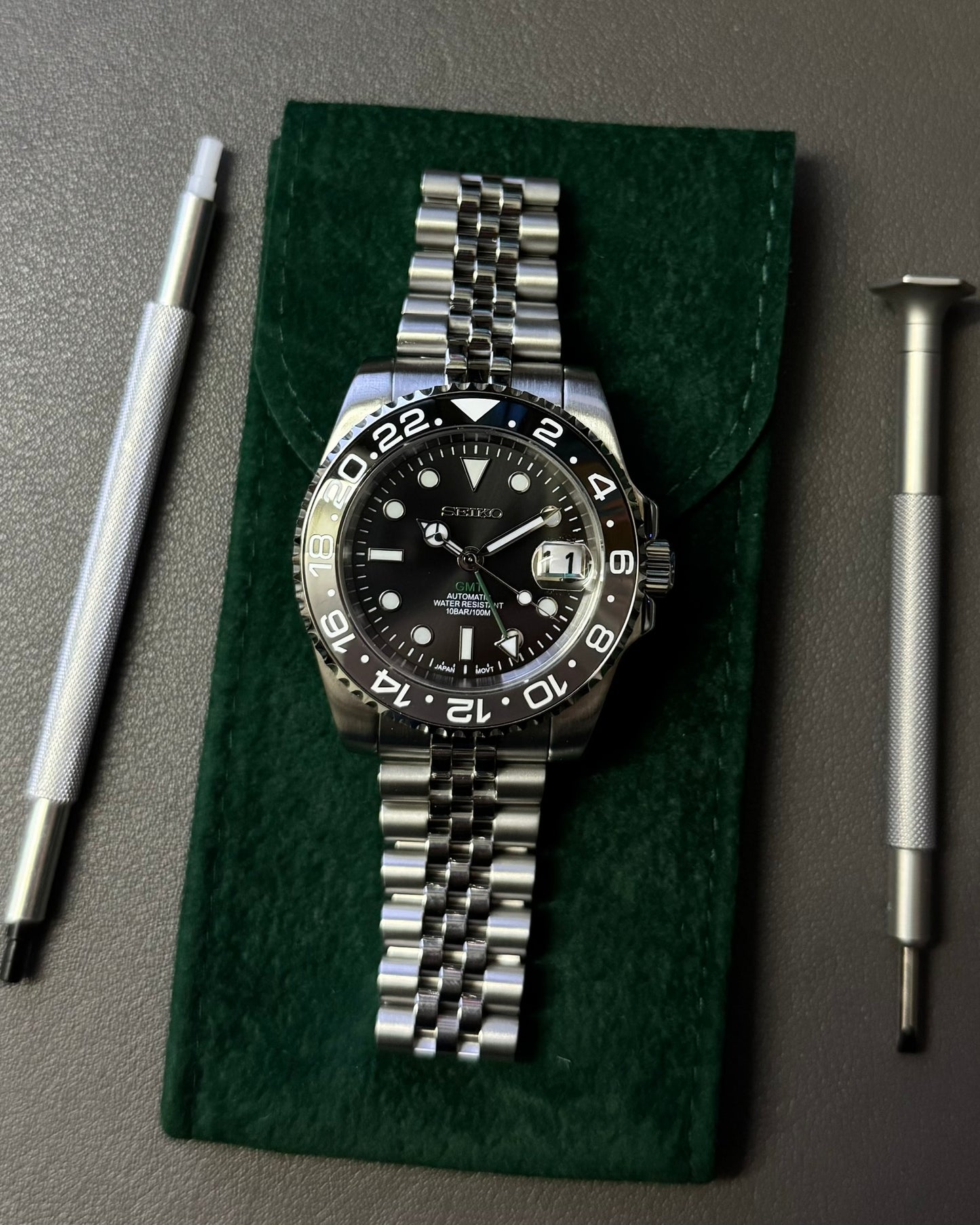 GMT: Stainless Steel Bruce Wayne Rotating Bezel w/ Jubilee Bracelet