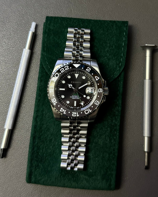 GMT: Stainless Steel Bruce Wayne Rotating Bezel w/ Jubilee Bracelet