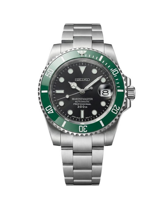 Dive Watch: Stainless Steel Green Bezel on Oyster Bracelet