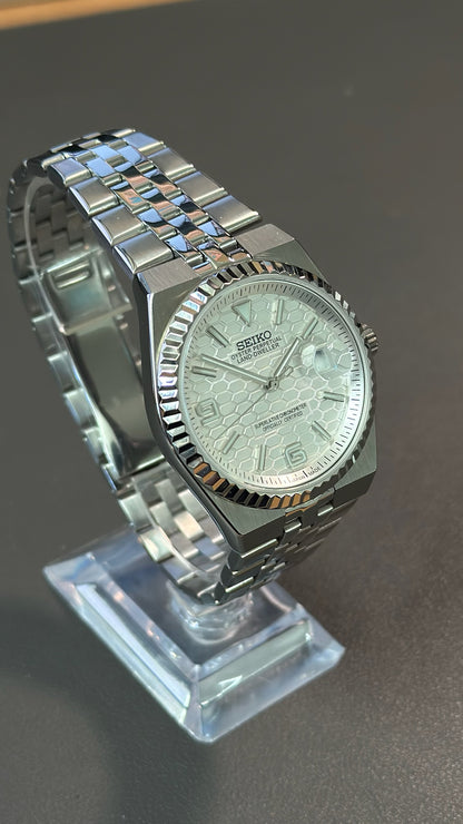 Land-Dweller: Stainless Steel White Dial